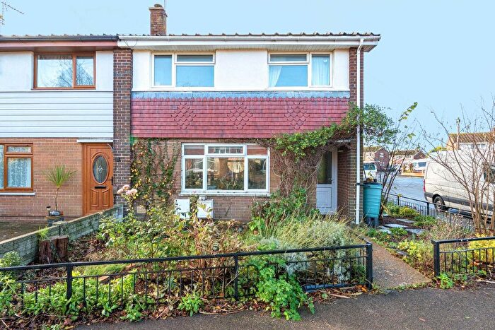 3 Bedroom End Terrace House For Sale In Seaway Crescent, Southsea, PO4