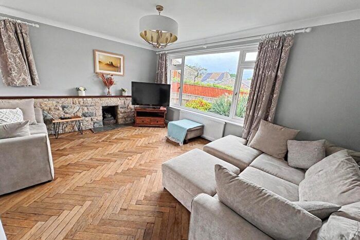 3 Bedroom Detached Bungalow For Sale In Corfe Castle, BH20 - Photo 4