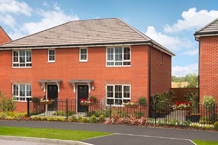 3 Bedroom Semi Detached House For Sale In Henley Gate, Ipswich, IP1