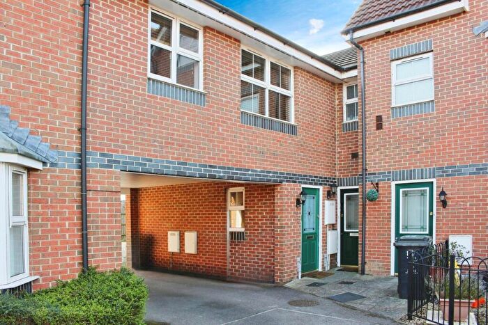1 Bedroom Maisonette To Rent In St. Austell Way, Swindon, SN2