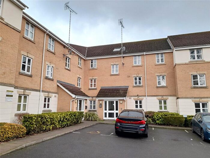 2 Bedroom Flat For Sale In Scholars Walk, Langley, Slough, Berkshire, SL3