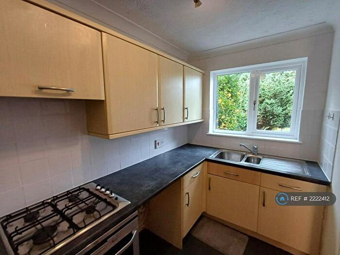 2 Bedroom End Of Terrace House To Rent In Sandpiper Way, Orpington, BR5