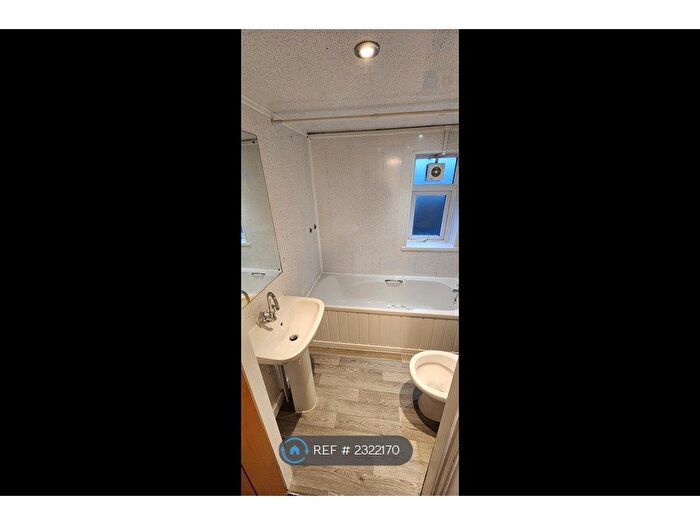 4 Bedroom Terraced House To Rent In Rutland Street, Ashton-Under-Lyne, OL6