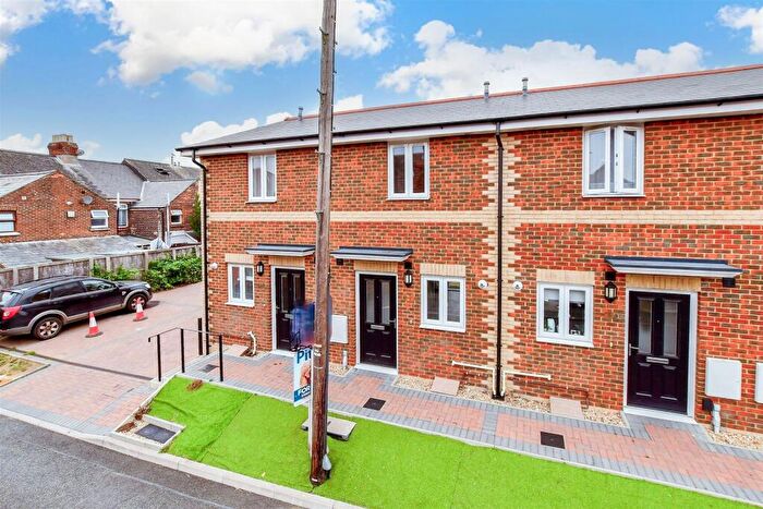 2 Bedroom Terraced House For Sale In Green Street, Newport, Isle Of Wight, PO30