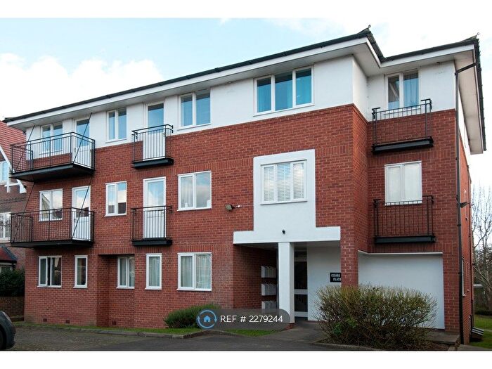 2 Bedroom Flat To Rent In Cedars House, Maidenhead, SL6