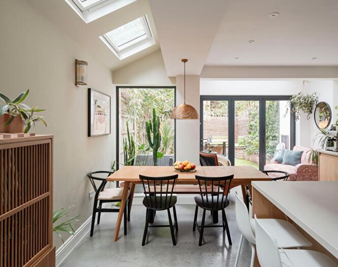 5 Bedroom Terraced House For Sale In Ferndale Road, Leytonstone, London, E11