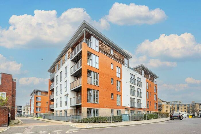 2 Bedroom Flat To Rent In Eastside Mews, Bow, London, E3