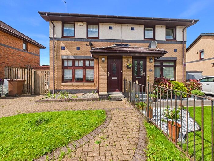 2 Bedroom Semi Detached House To Rent In Foswell Place, Glasgow, G15