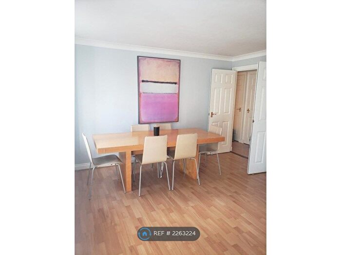 1 Bedroom Flat To Rent In Draymans Court, London, SW9