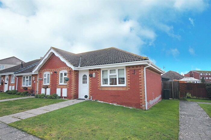 1 Bedroom Bungalow To Rent In Ascot Mews, Holland-On-Sea, CO15