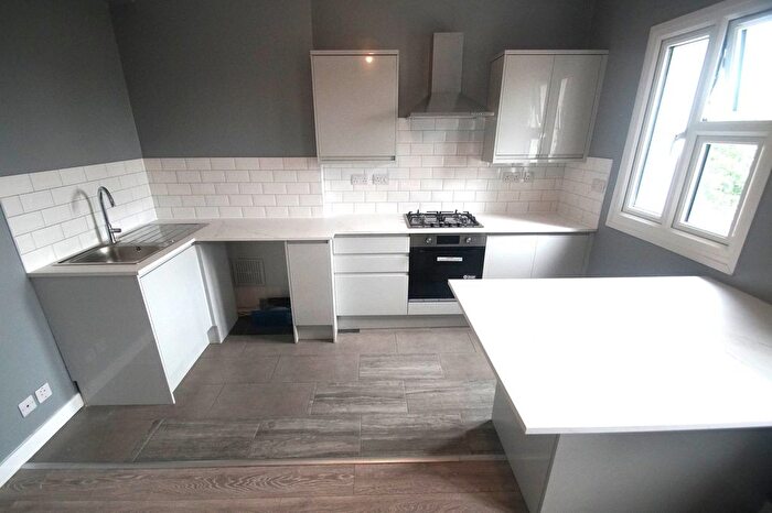 1 Bedroom Flat To Rent In Grand Parade, London, N4