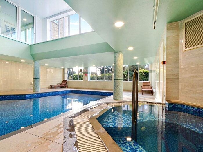 2 Bedroom Flat To Rent In St. Davids Square, London, E14