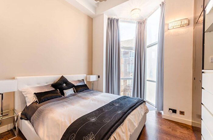 2 Bedroom Flat To Rent In Hall Road, St John's Wood, London, NW8