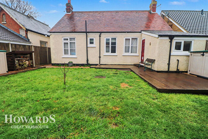 2 Bedroom Detached Bungalow For Sale In White Street, Martham, NR29