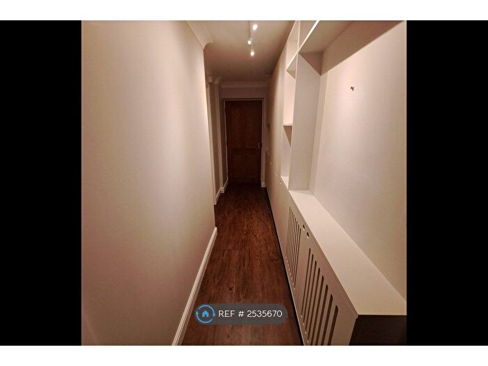 2 Bedroom Flat To Rent In Dorchester Court, Yeovil, BA20