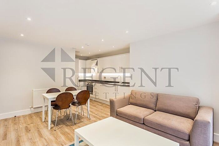 2 Bedroom Apartment To Rent In Willow Court, Cambridge Road, KT1