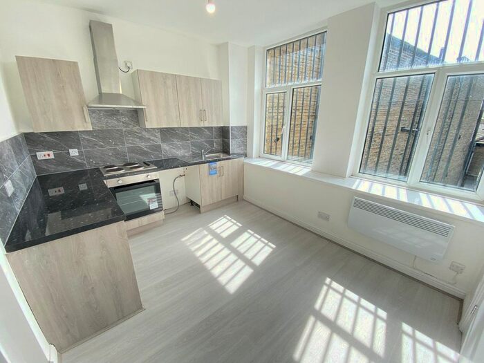 1 Bedroom Flat To Rent In Bull Green, Halifax, HX1