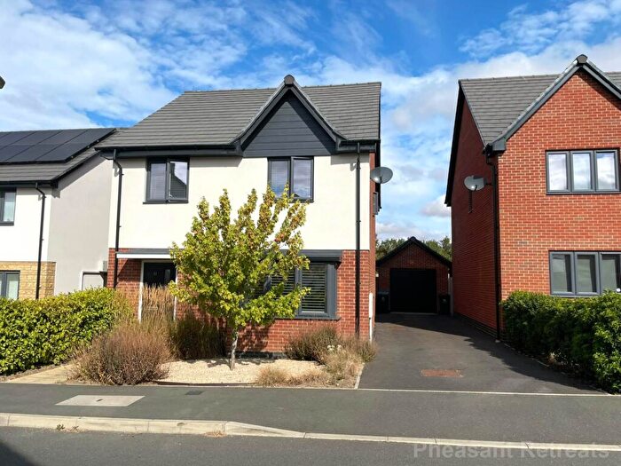 4 Bedroom Detached House To Rent In Millett Way, Witney, OX29