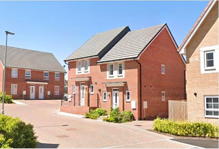 3 Bedroom Semi-Detached House To Rent In Collier Chase, Micklefield, Leeds, LS25