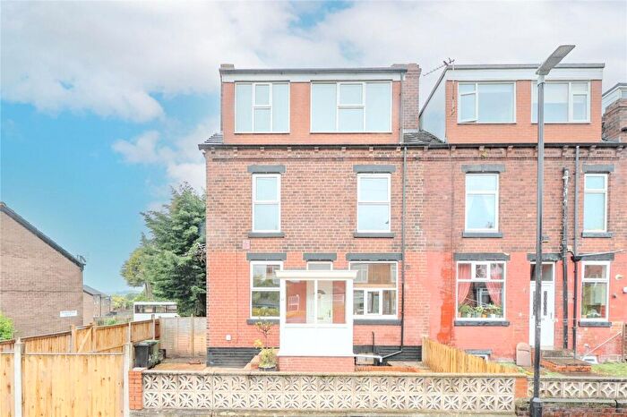 2 Bedroom End Of Terrace House For Sale In Henley View, Leeds, West Yorkshire, LS13
