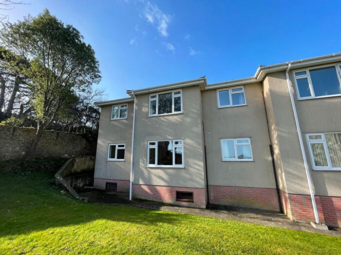 2 Bedroom Flat To Rent In Cleveland Road, Paignton, Devon, TQ4