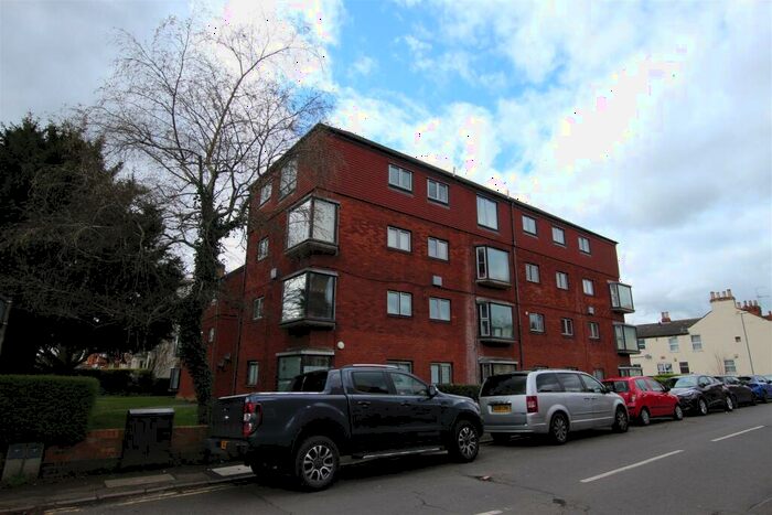 1 Bedroom House To Rent In Billing Road, Northampton, NN1