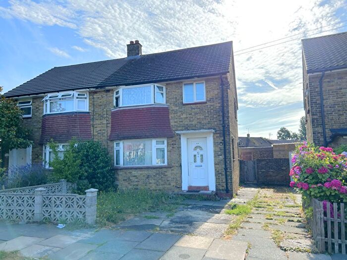 3 Bedroom Semi-Detached House To Rent In Newington Avenue, Southend-On-Sea, SS2