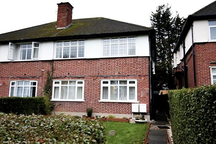 2 Bedroom Maisonette For Sale In Ormsby Gardens, Greenford, UB6