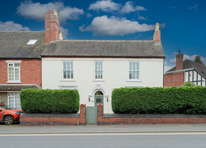 3 Bedroom Semi Detached House For Sale In High Street, Wall Heath, DY6