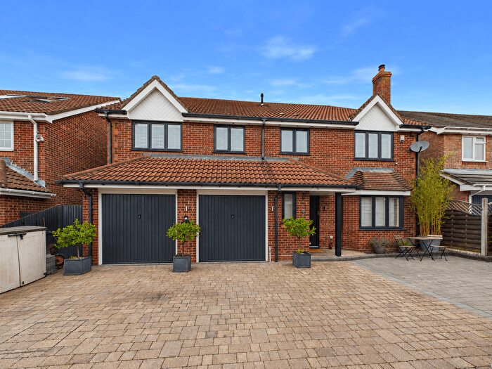 5 Bedroom Detached House For Sale In Cockleshell Close, Warsash, SO31