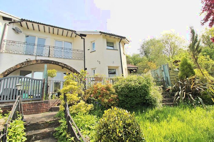 4 Bedroom Semi-Detached House For Sale In Elwyn Street, Tonyrefail, Porth, Rhondda Cynon Taff., CF39