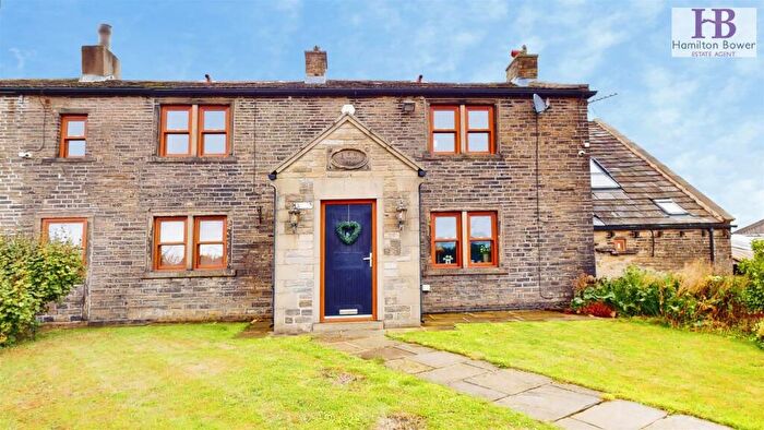 5 Bedroom Semi-Detached House For Sale In 'Old Pottery Farm', Pepper Hill, Halifax, HX3