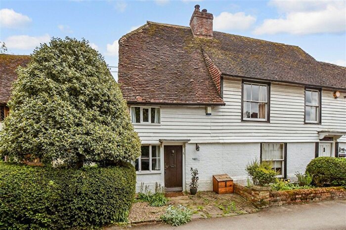 3 Bedroom End Of Terrace House For Sale In The Street, Smarden, Kent, TN27