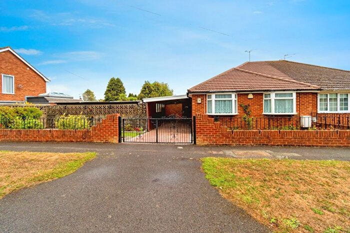 2 Bedroom Bungalow For Sale In Malwood Gardens, Totton, Southampton, Hampshire, SO40