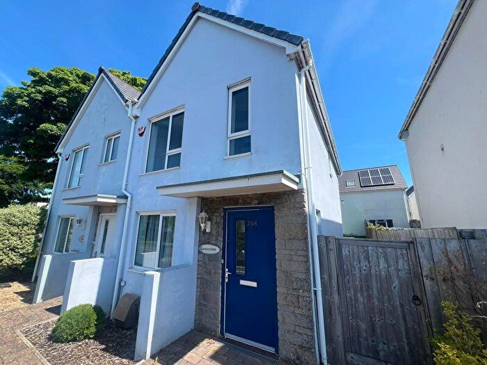 2 Bedroom Semi-Detached House To Rent In North Prospect Road - Two Bedroom Semi Detached House With Garage. Available Now, PL2