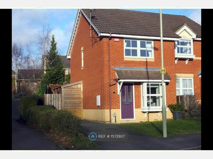 2 Bedroom Terraced House To Rent In Silvester Way, Fleet, GU52