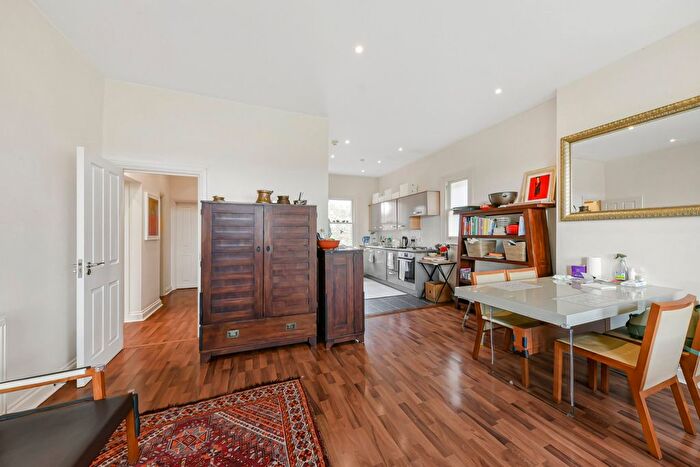 2 Bedroom Flat To Rent In Fitzjohns Avenue, Hampstead, NW3