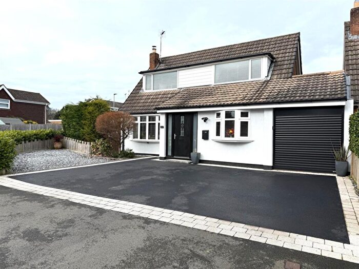 3 Bedroom Detached House For Sale In Hawkesmore Drive, Little Haywood, Stafford, ST18