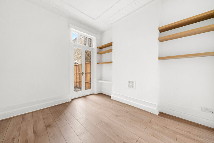 2 Bedroom Apartment To Rent In Willoughby Road, London, N8