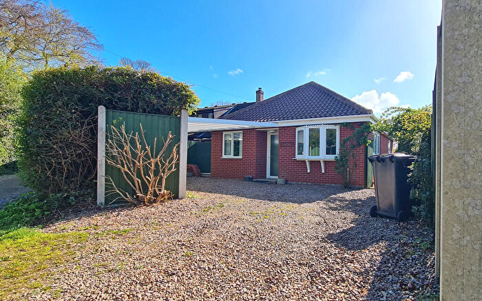 2 Bedroom Detached Bungalow For Sale In Bacton Road, North Walsham, NR28