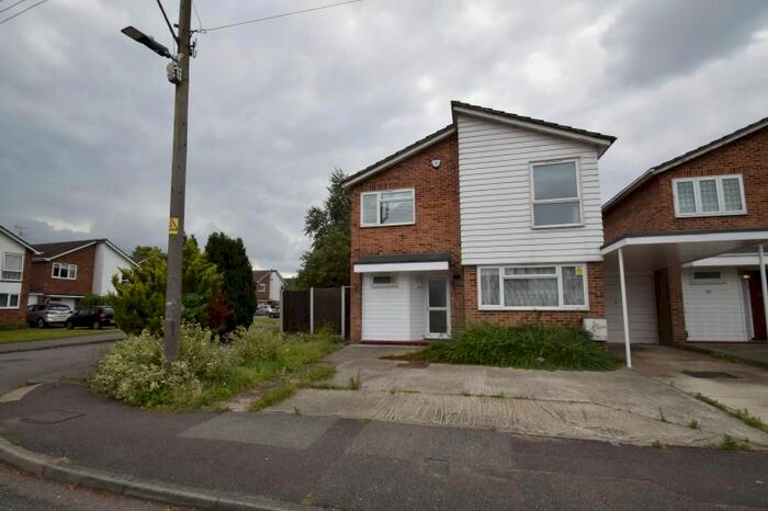 4 Bedroom Detached House To Rent In Gordon Road, Basildon, Essex SS14