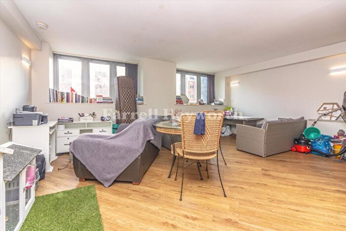 2 Bedroom Flat For Sale In New Hall Lane, Preston, PR1