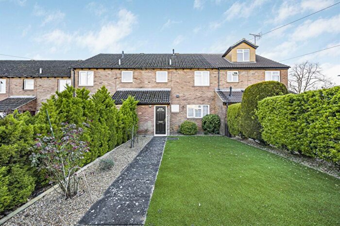 3 Bedroom House For Sale In Eliot Drive, Marlow, SL7