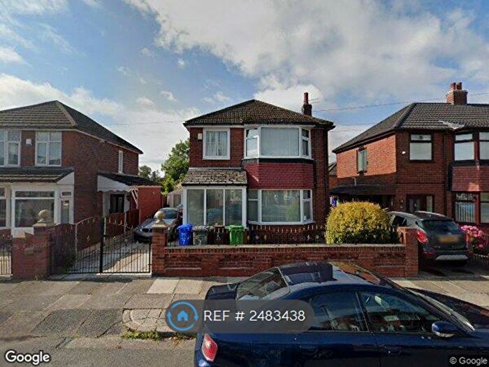 4 Bedroom Detached House To Rent In West Avenue, Manchester, M40