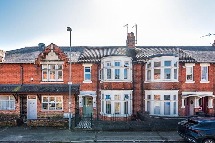 3 Bedroom Terraced House For Sale In William Street, Kettering, NN16