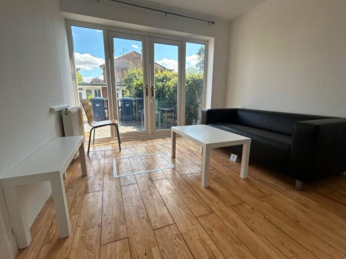 Studio To Rent In Stanmore, Harrow, HA8