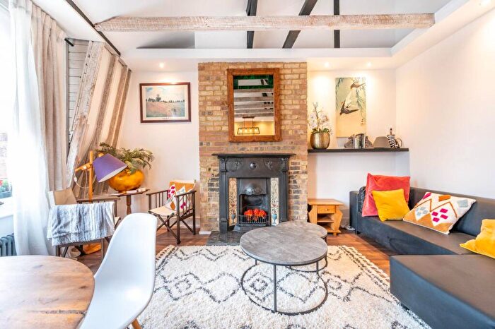 3 Bedroom Flat To Rent In Fairfield Gardens, Crouch End, London, N8