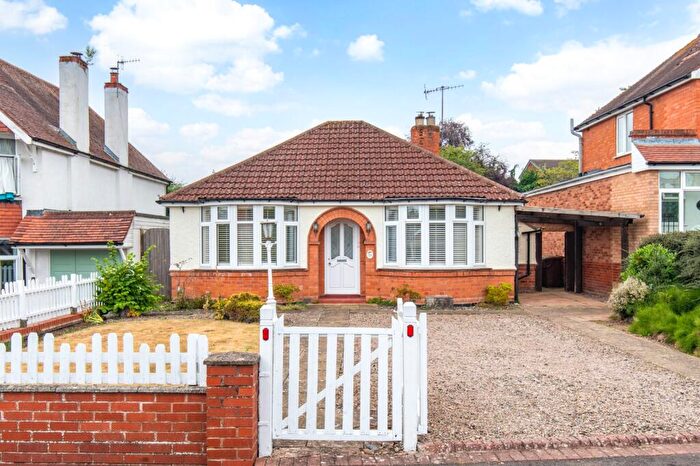 3 Bedroom Bungalow For Sale In Highfields, Bromsgrove, Worcestershire, B61