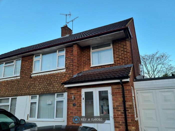 3 Bedroom Semi-Detached House To Rent In Earley, Earley, RG6