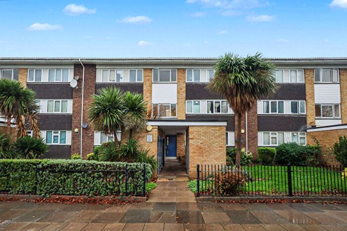 1 Bedroom Flat For Sale In Barnhill Road, Wembley, HA9